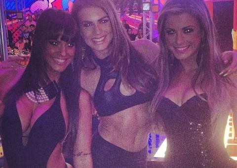 Panicats exibem corpão nos bastidores